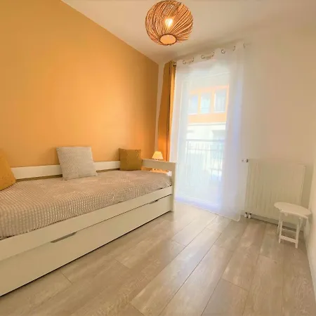 Confidence 2 By Interhome